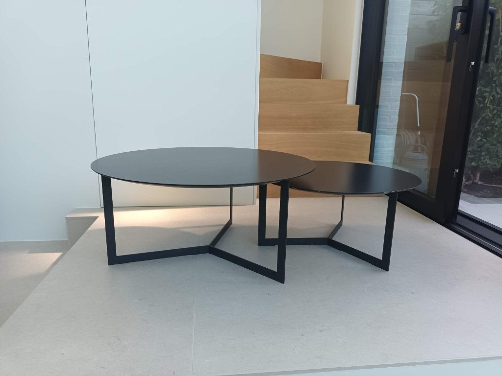 Set van twee ronde design salontafels met metalen onderstel, Maison & Meubles, Tables | Tables de salon, Rond, Autres essences de bois