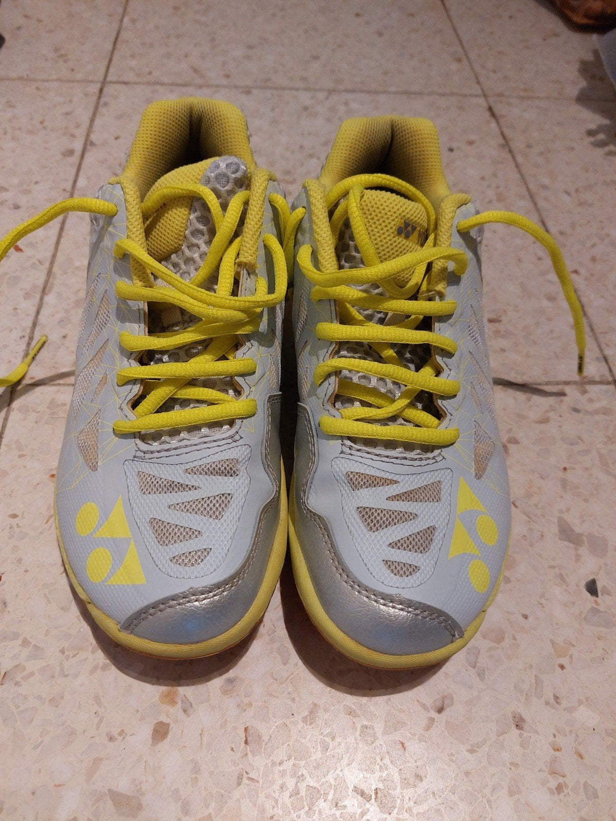 Chaussures badminton yonex T37, Enlèvement, Utilisé, Chaussures