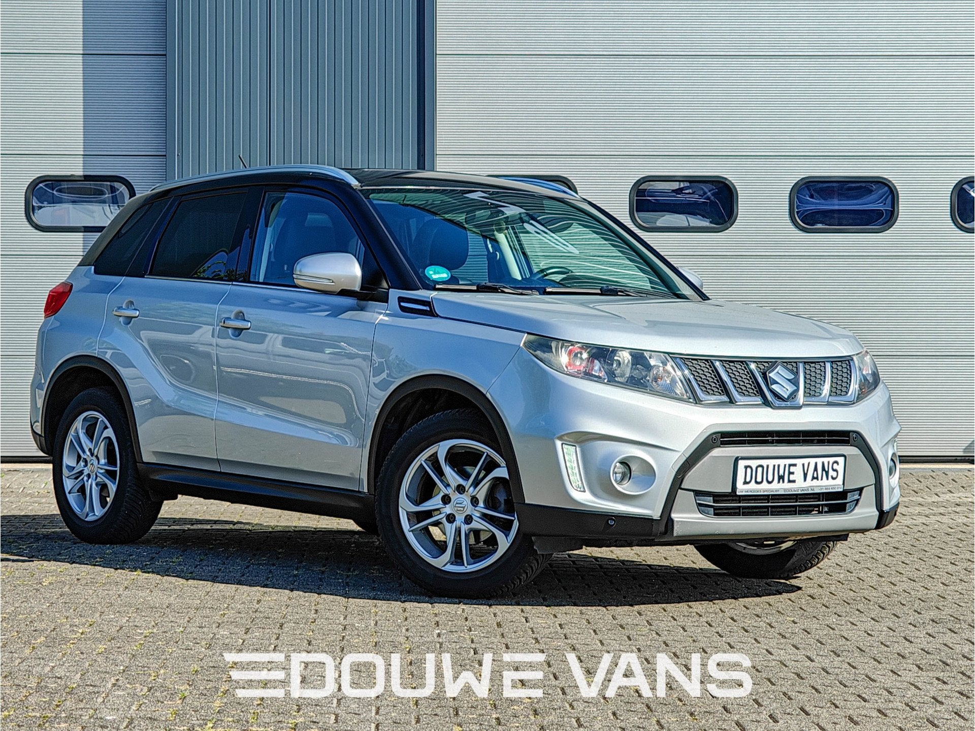Suzuki Vitara 1.4 Automaat Trekhaak Panorama Carplay Navi Ca, Adaptive Cruise Control, Gebruikt, 4 cilinders, 400 kg