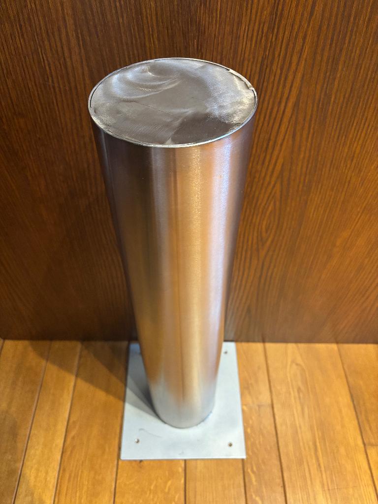 Zeer degelijk inox tafelonderstel uit renovatie lengte 70 cm, Maison & Meubles, Pièces pour table, Pied de table, Rond, Enlèvement