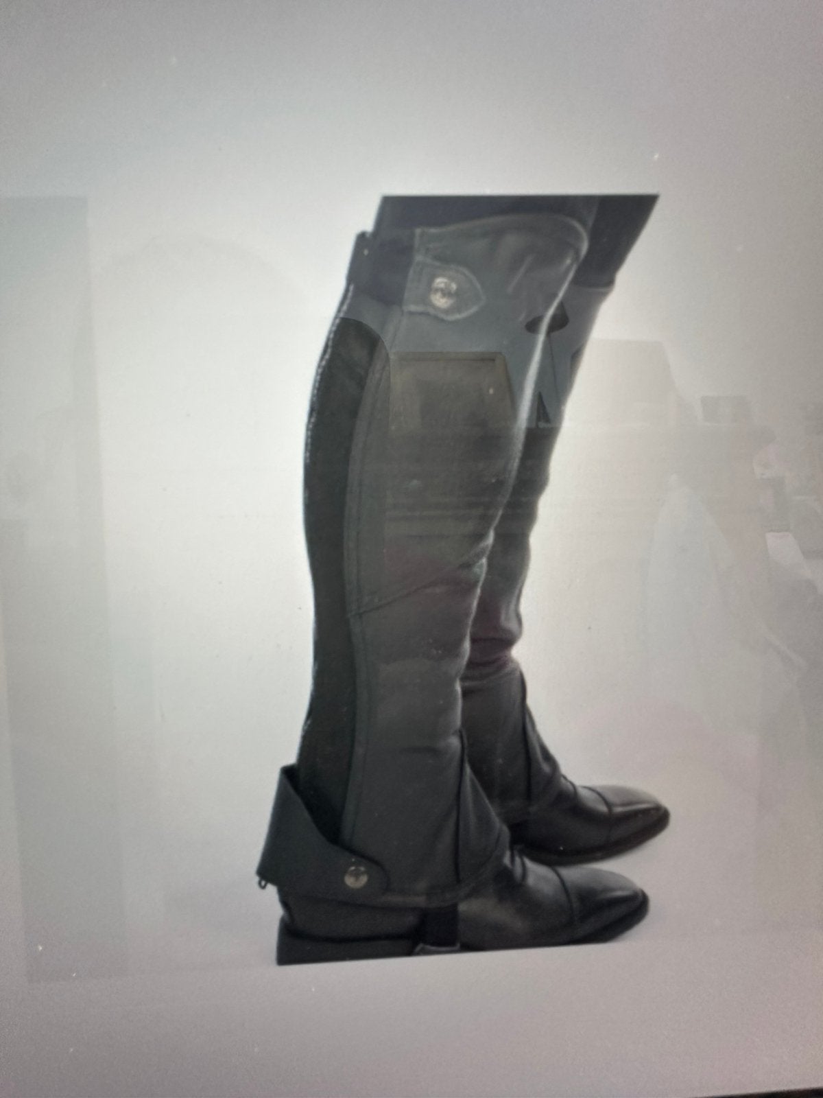 Guêtres noires. Taille M, Enlèvement