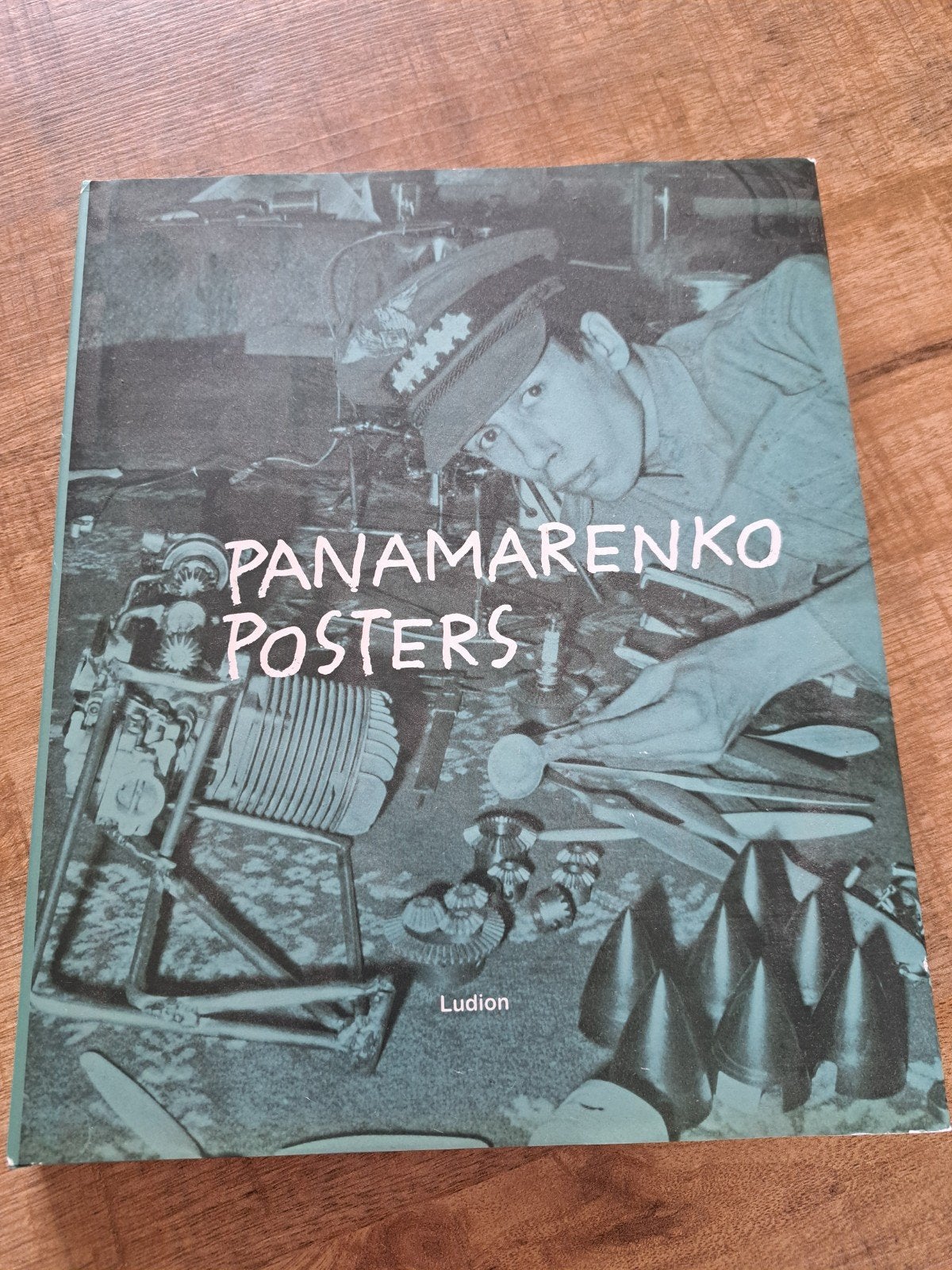 Gesigneerd boek 'posters' Panamarenko, Ophalen