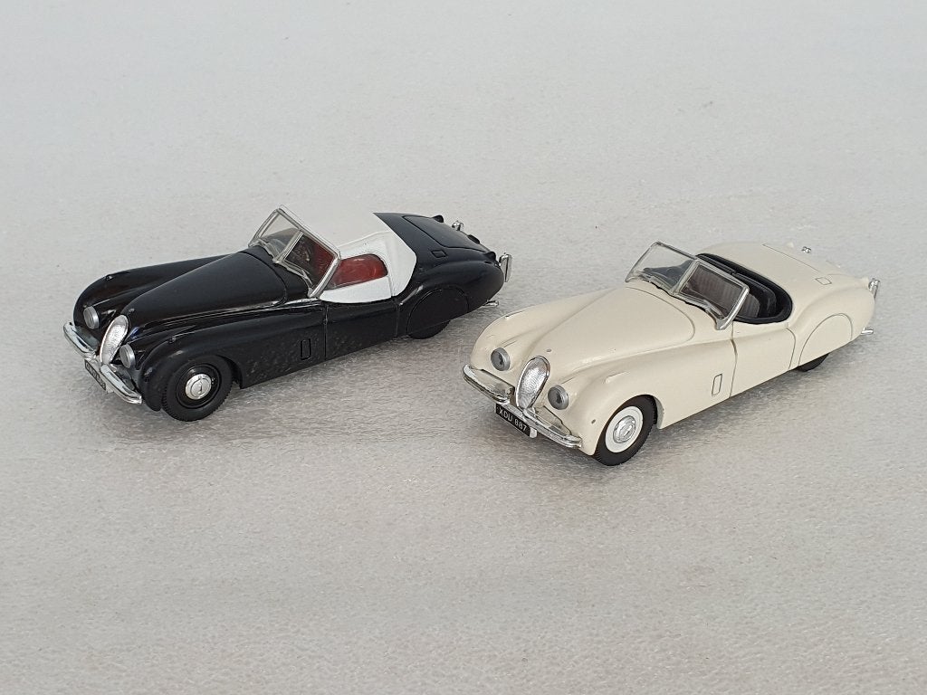 Corgi: Lot van 2 Jaguar XK 120 modelauto's (1/43), Hobby en Vrije tijd, Ophalen of Verzenden, Gebruikt, Auto, Corgi
