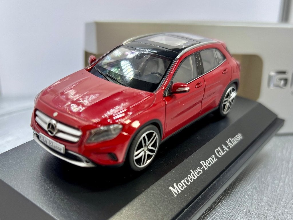 1:43 mercedes benz GLA-klasse, Enlèvement ou Envoi, Utilisé, Voiture, Autres marques