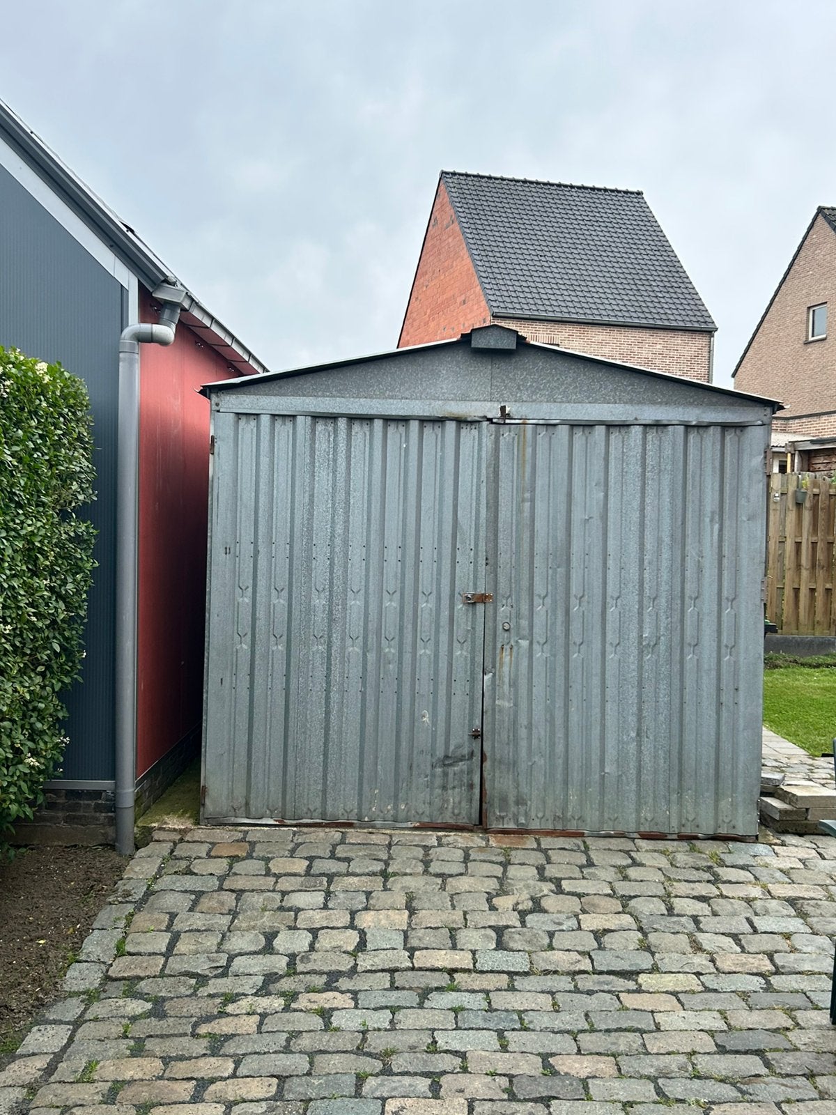 Stalen garage 6m lang op 3 meter breed