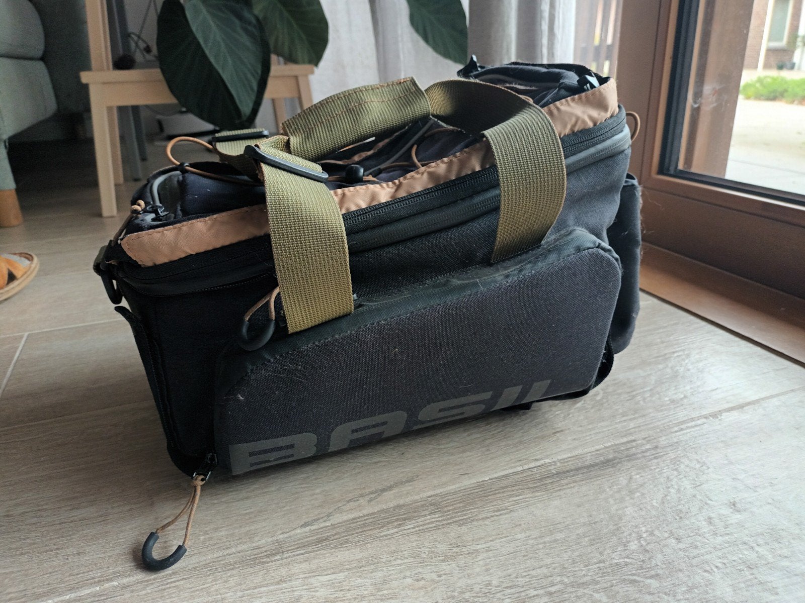 Basil Miles - bagagedragertas XL Pro MIK, Fietsen en Brommers, Ophalen, Zo goed als nieuw, Basil
