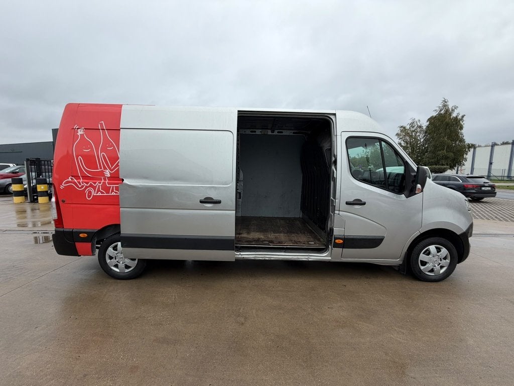 Nissan Interstar (Stock ID 40401) — 13