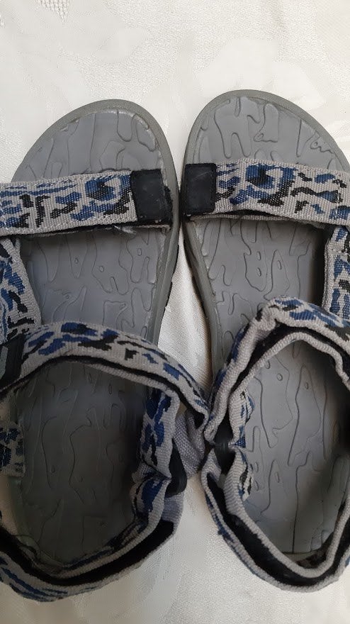Sandale légère et robuste, imperméable 35, anti-adhérence, Garçon ou Fille, Enlèvement ou Envoi, Comme neuf, Autres types