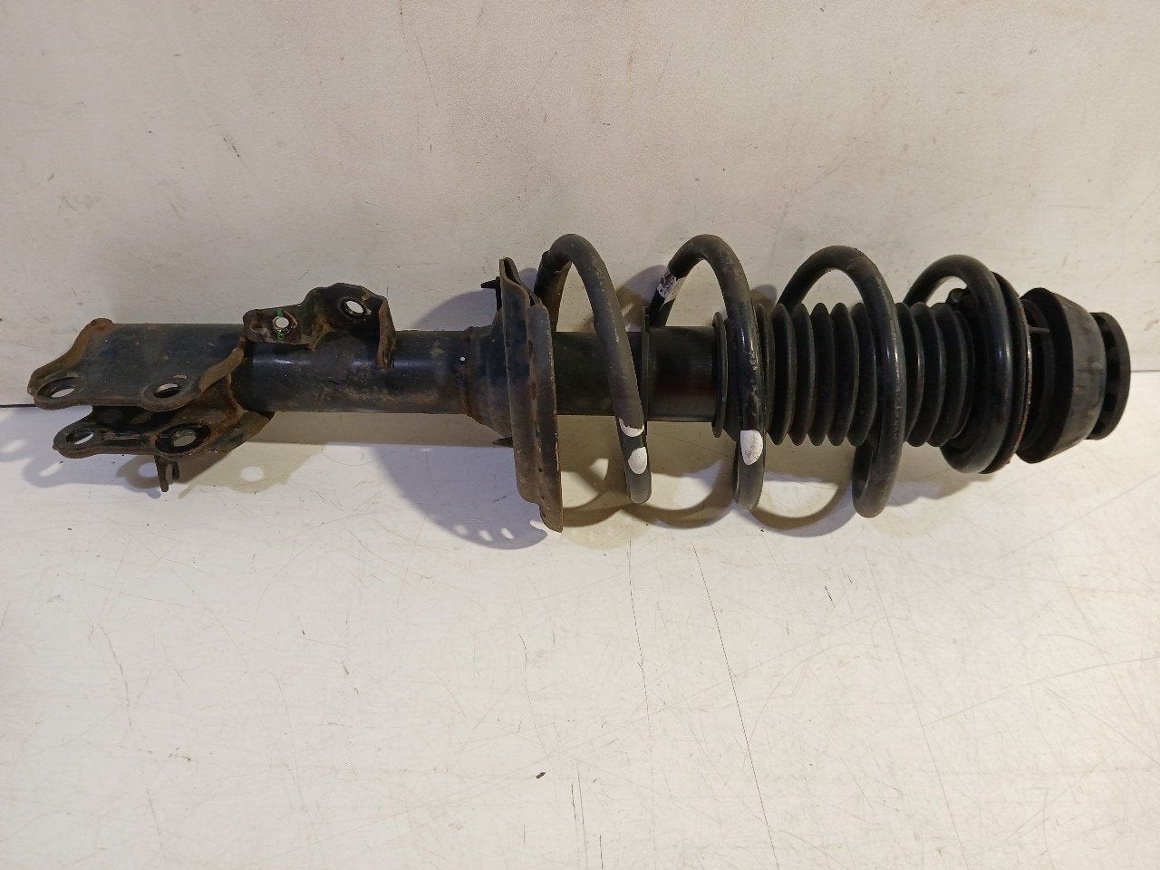 Veerpoot links voor Hyundai iX 20, Onderdelen@venauto.nl, Van der Ven Autorecycling B.V., Gebruikt, Ettenseweg 76, 4706 PB Roosendaal, The Netherlands