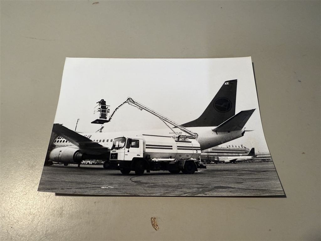 foto - Military Aircraft original Photograph de-icing [RM1], Collections, Enlèvement ou Envoi, Comme neuf, Photo