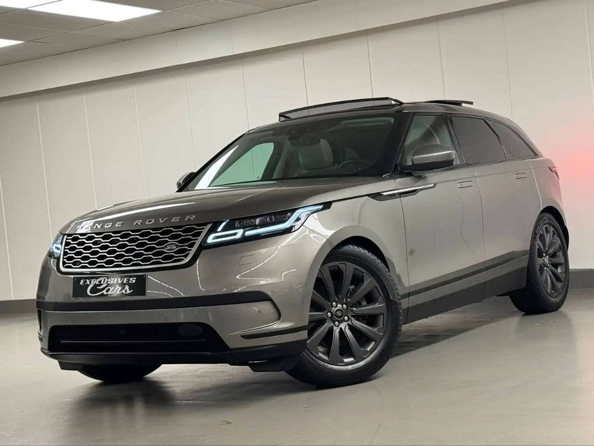 Land Rover Range Rover Velar 2.0 TURBO P300 S TO PANO GPS CA, Auto's, Automaat, Gebruikt, Range Rover Velar, Bedrijf