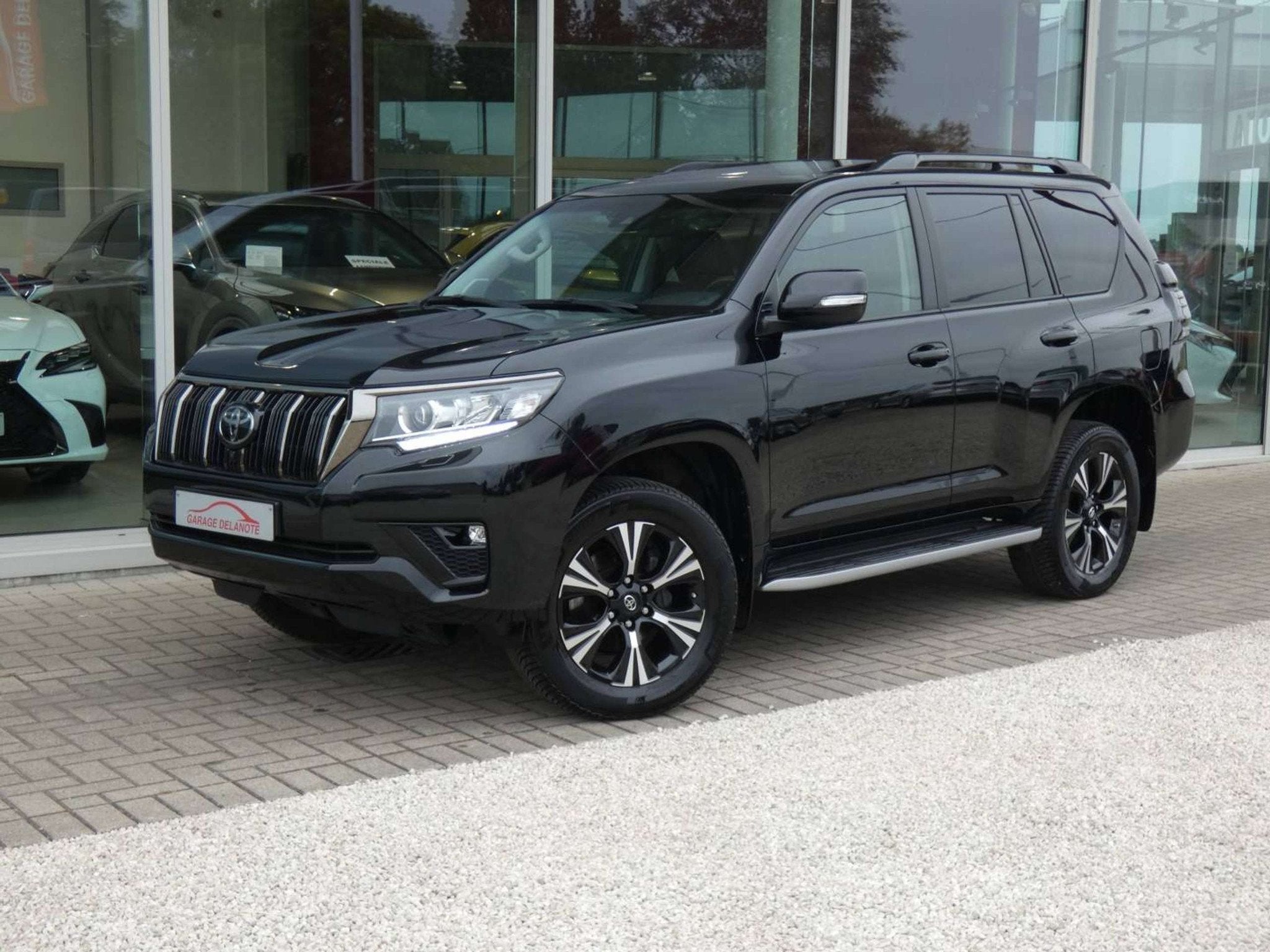 Toyota Land Cruiser Automaat *Black Premium* +Leder +Luchtve, Auto's, Gebruikt, 4 cilinders, Zwart, Leder