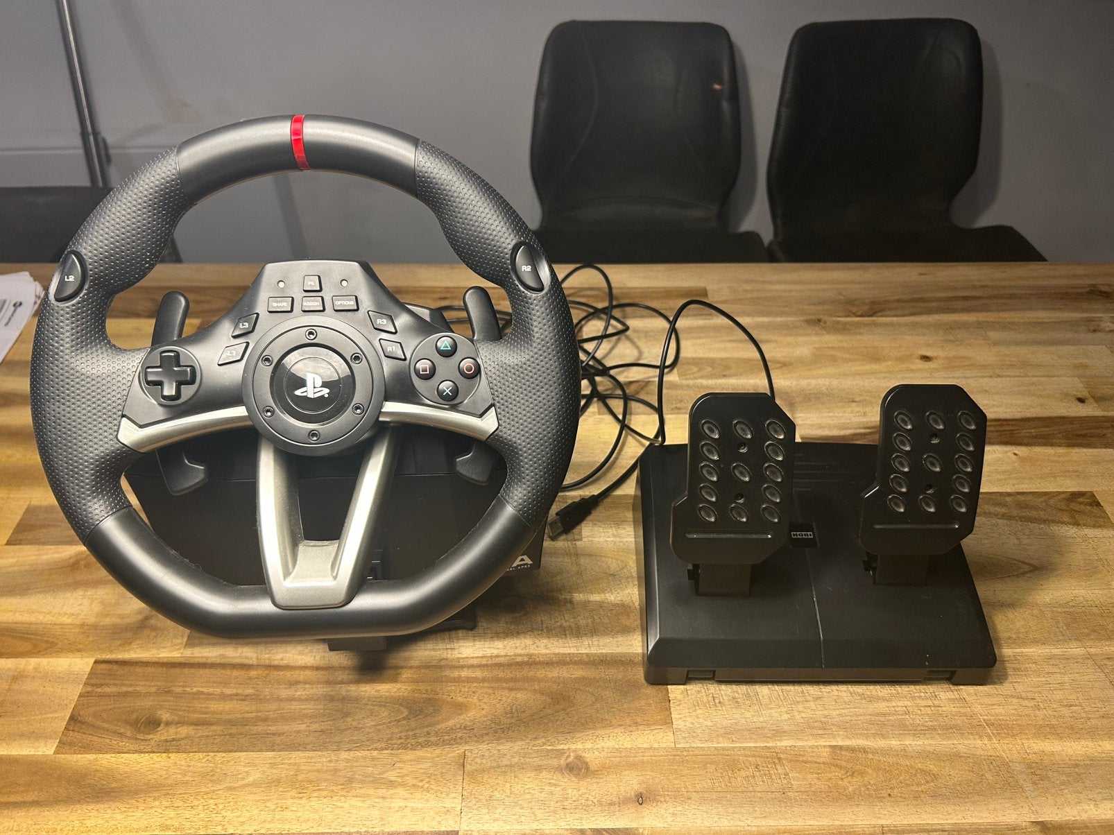 Volant de course HORI avec pédales — fonctionne parfaitement, Enlèvement, Comme neuf, PlayStation 4