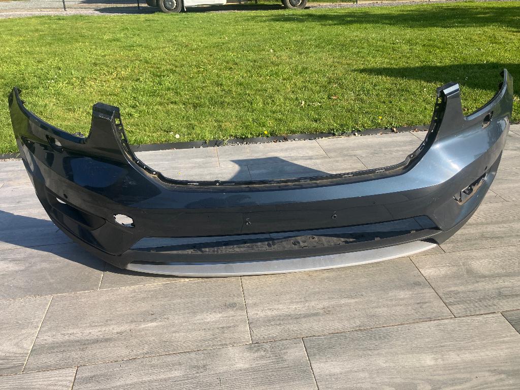Voorbumper Volvo XC40 2017-, Gebruikt, Voor, Ophalen of Verzenden, Volvo