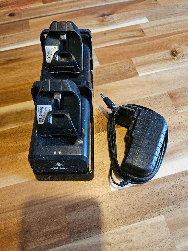 Chargeur manettes PS4, Enlèvement ou Envoi, Comme neuf, Alimentation, Chargeur ou Câble, PlayStation 4