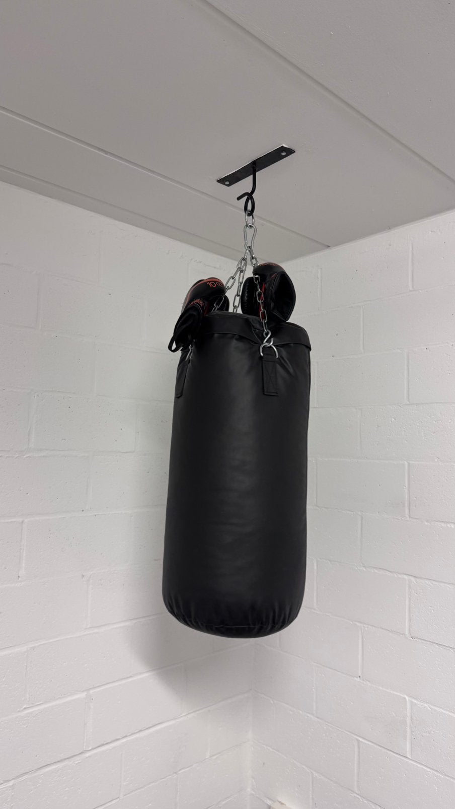 Sac de boxe et gants, Sports & Fitness, Boxe, Enlèvement, Comme neuf, Sac de boxe