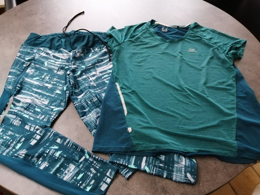 sportset maat 42 Decathlon, Kleding | Dames, Sportkleding, Maat 42/44 (L), Ophalen of Verzenden, Zo goed als nieuw, Hardlopen of Fietsen