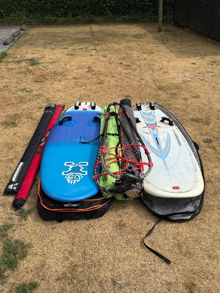 Complete windsurfset voor beginners, Sports nautiques & Bateaux, Planche à voile, Utilisé, Ensemble complet, Tabou, Avec aileron(s)