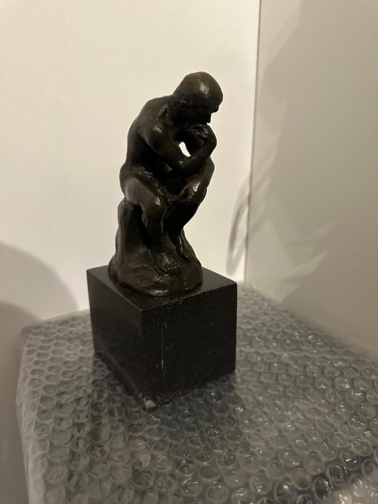 Bronzen beeld man die aan het denken is, Antiek en Kunst, Ophalen, Brons, 20 - 50 cm, Beeld