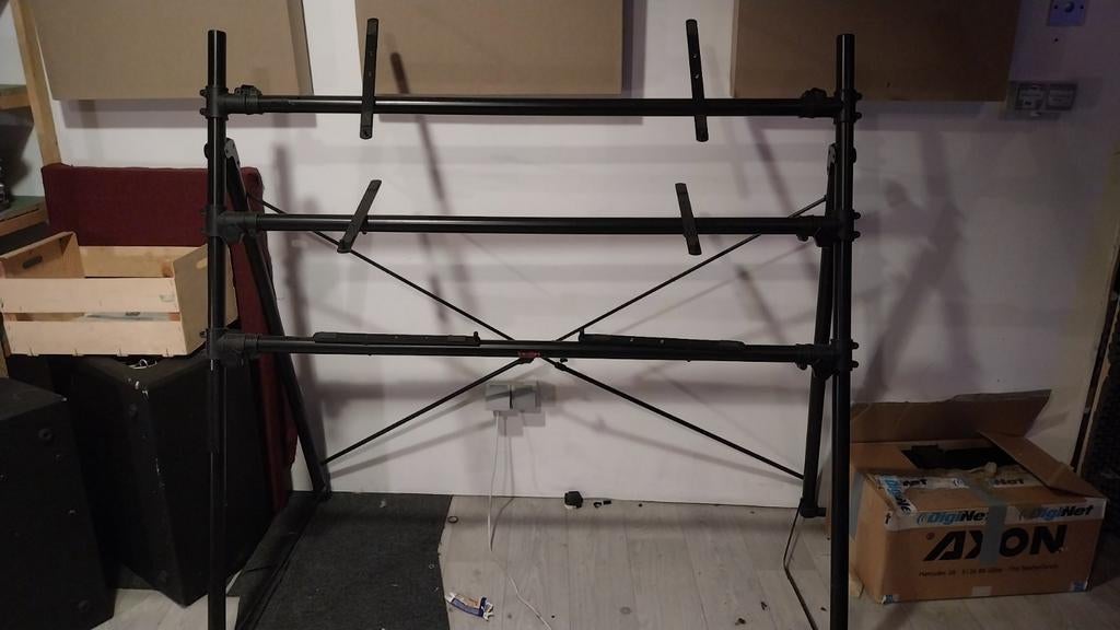 3D Keyboard Synth Stand, Ophalen