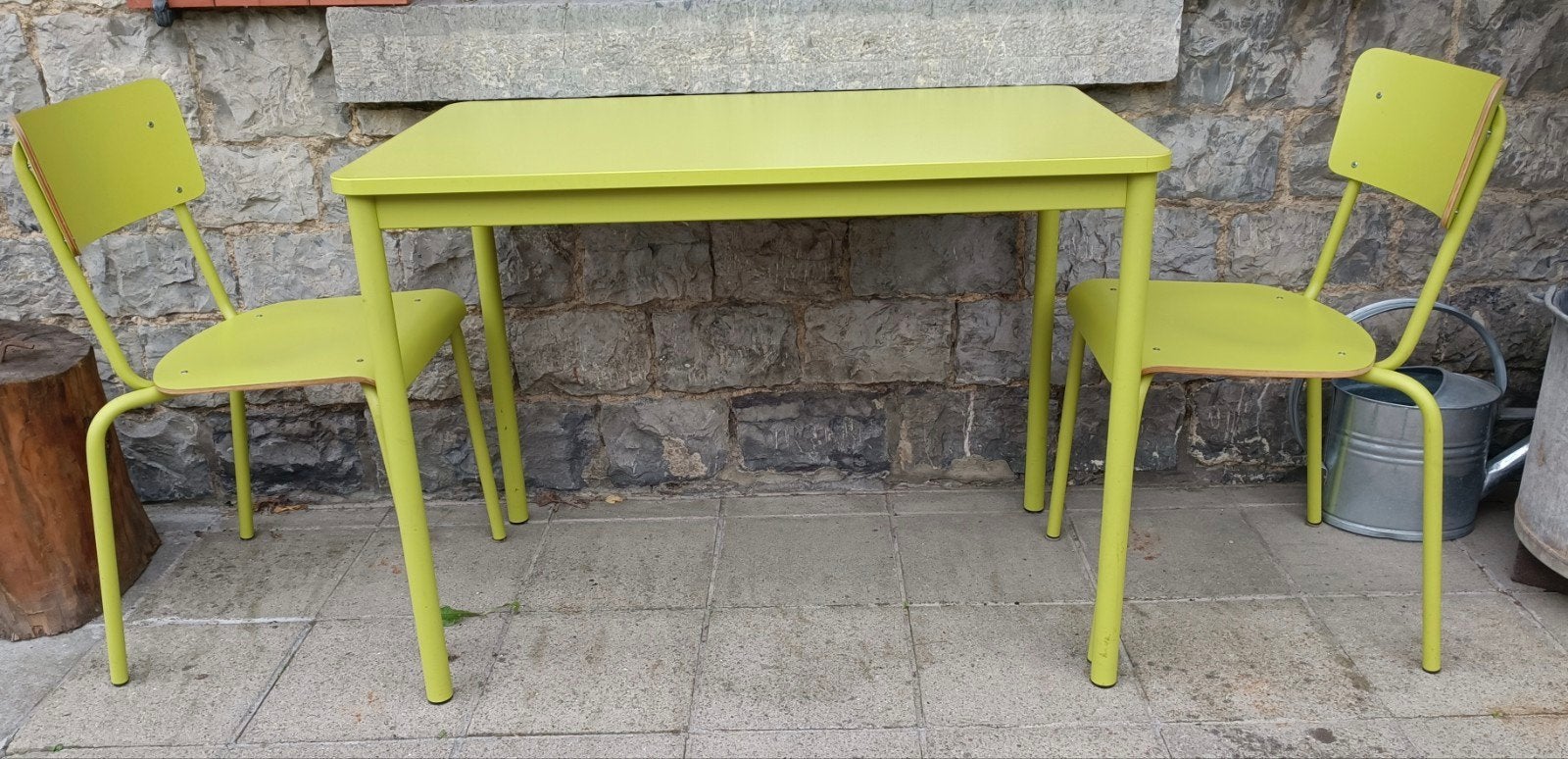 Table et deux chaises de cuisine, Enlèvement