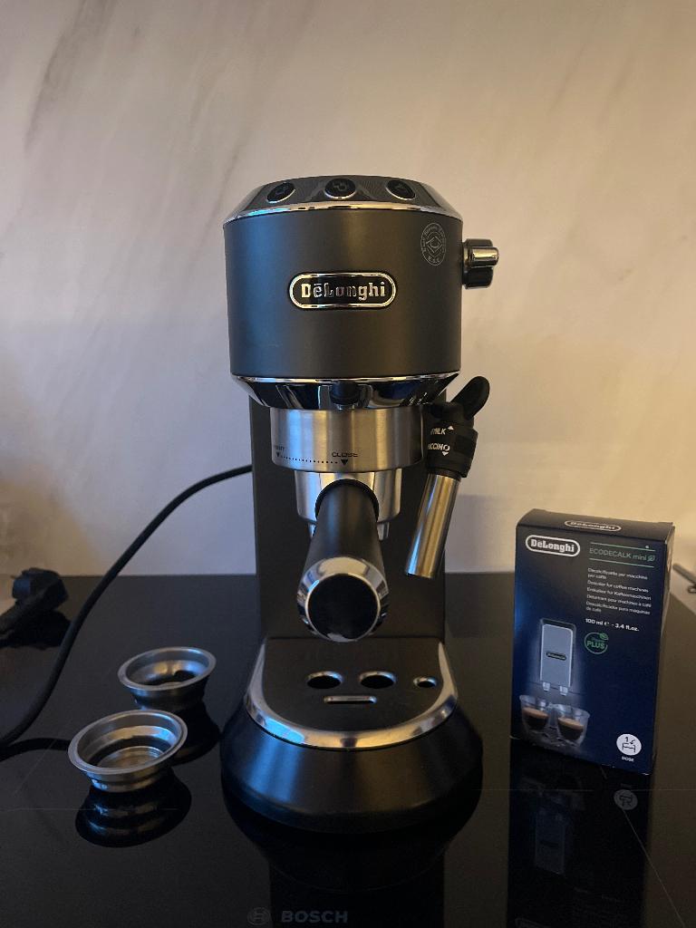 De'Longhi Dedica Style EC685.BK - Pistonmachine, Ophalen, Gebruikt, Koffiemachine, Gemalen koffie