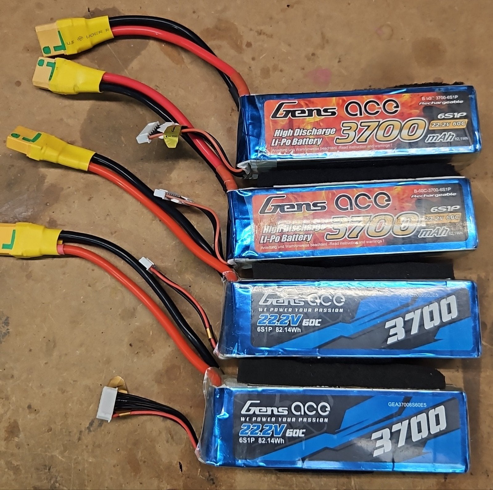 4x GENS ACE 6S LIPO 3700mAh in TOPCONDITIE!, Hobby & Loisirs créatifs, Modélisme | Radiocommandé & Téléguidé | Autre, Enlèvement