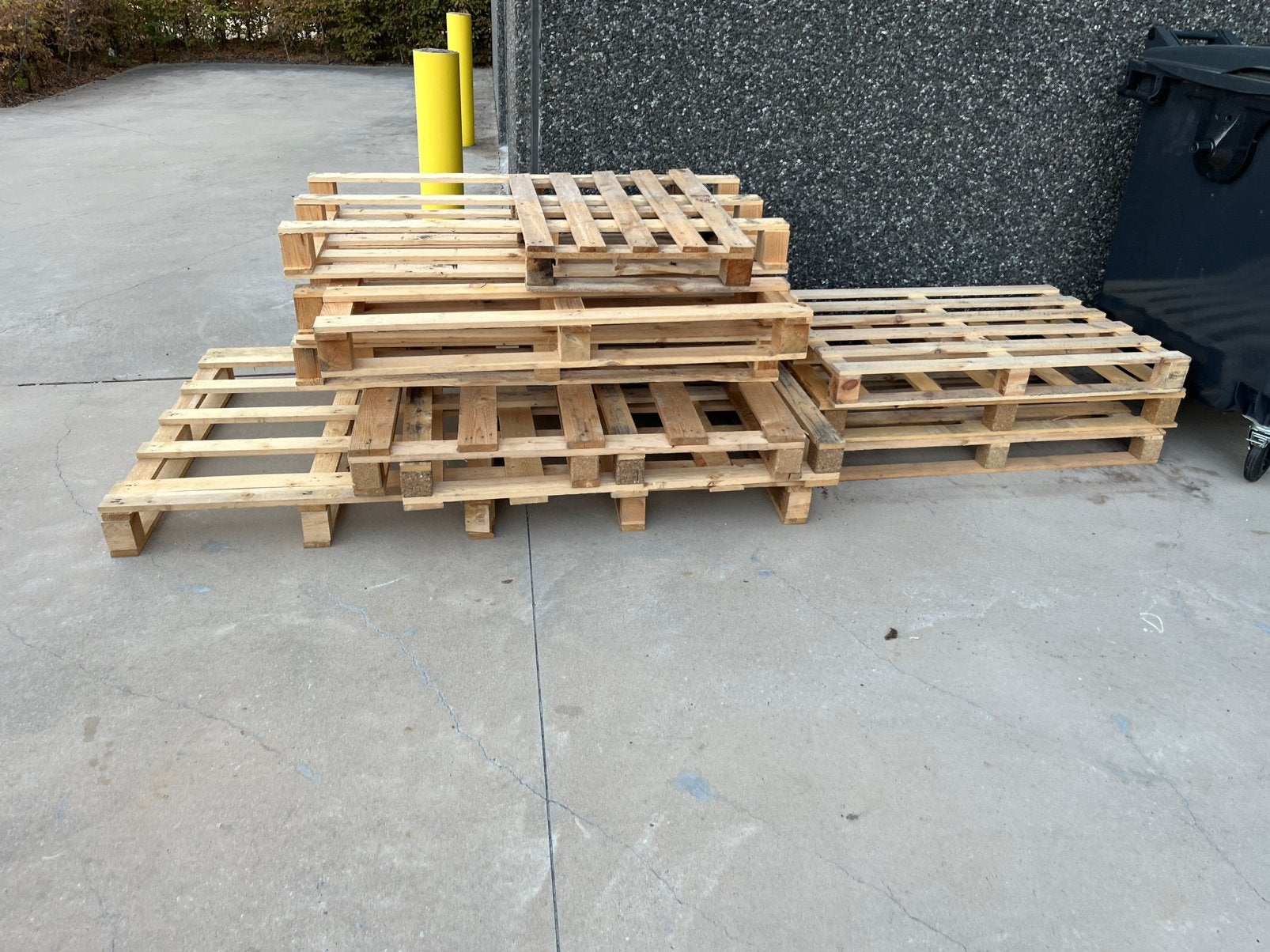 Gratis mee te nemen (zwevegem), Bricolage & Construction, Bois & Planches, Enlèvement, Comme neuf