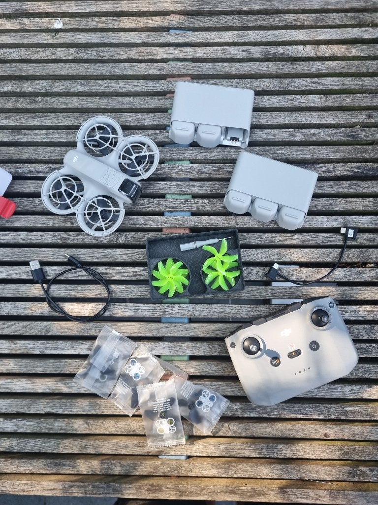 DJI Neo fly more combo met RC_N3 Remote en extra's, Audio, Tv en Foto, Drones, 30 tot 45 minuten, Cameradrone, 5 tot 10 kilometer