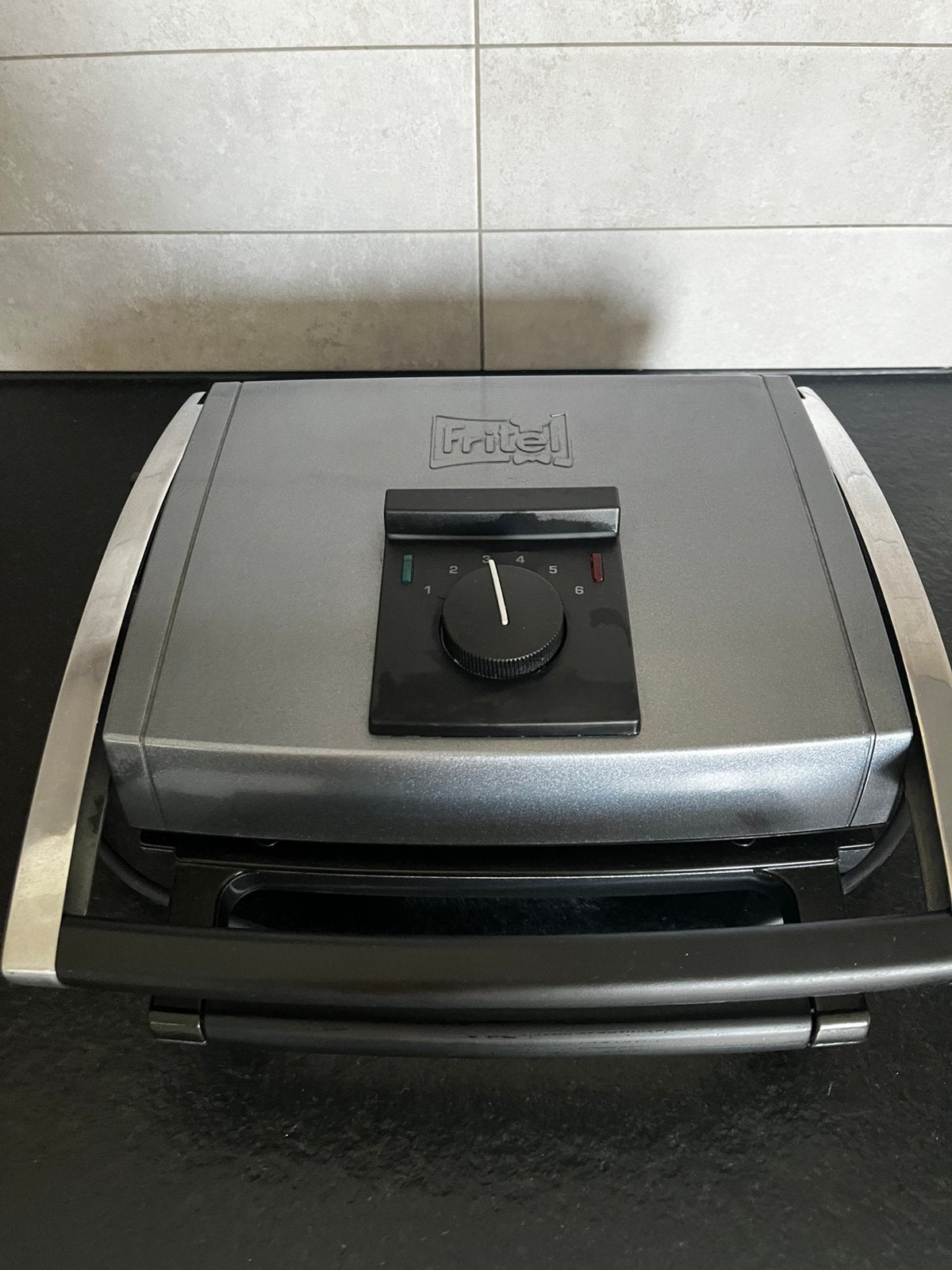 Grill toestel, Elektronische apparatuur, Grillplaten, Ophalen, Vaatwasmachinebestendig, Zo goed als nieuw, Tafelgrill