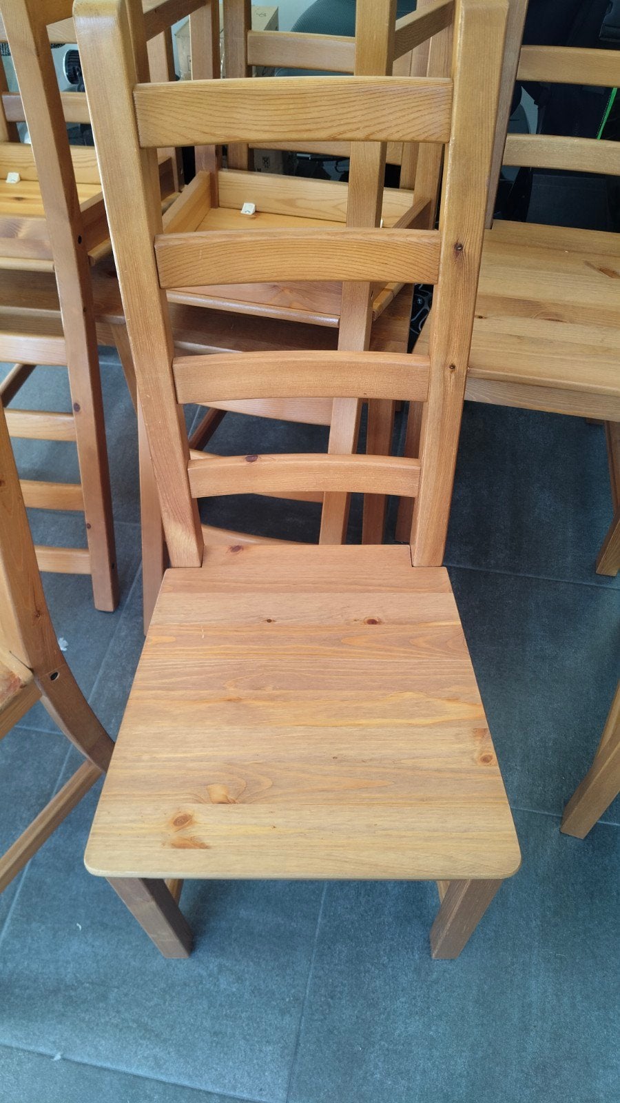8 stoelen van Ikea, Ophalen
