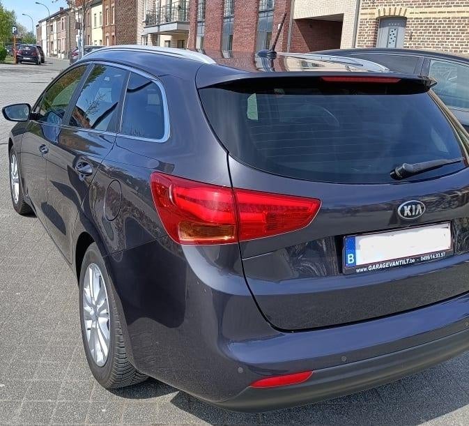 Kia ceed SW Break Benzine, 2014 86.873 km, Autos, Kia, Particulier, (Pro) Cee d, ABS, Caméra de recul, Alarme, Feux de virage