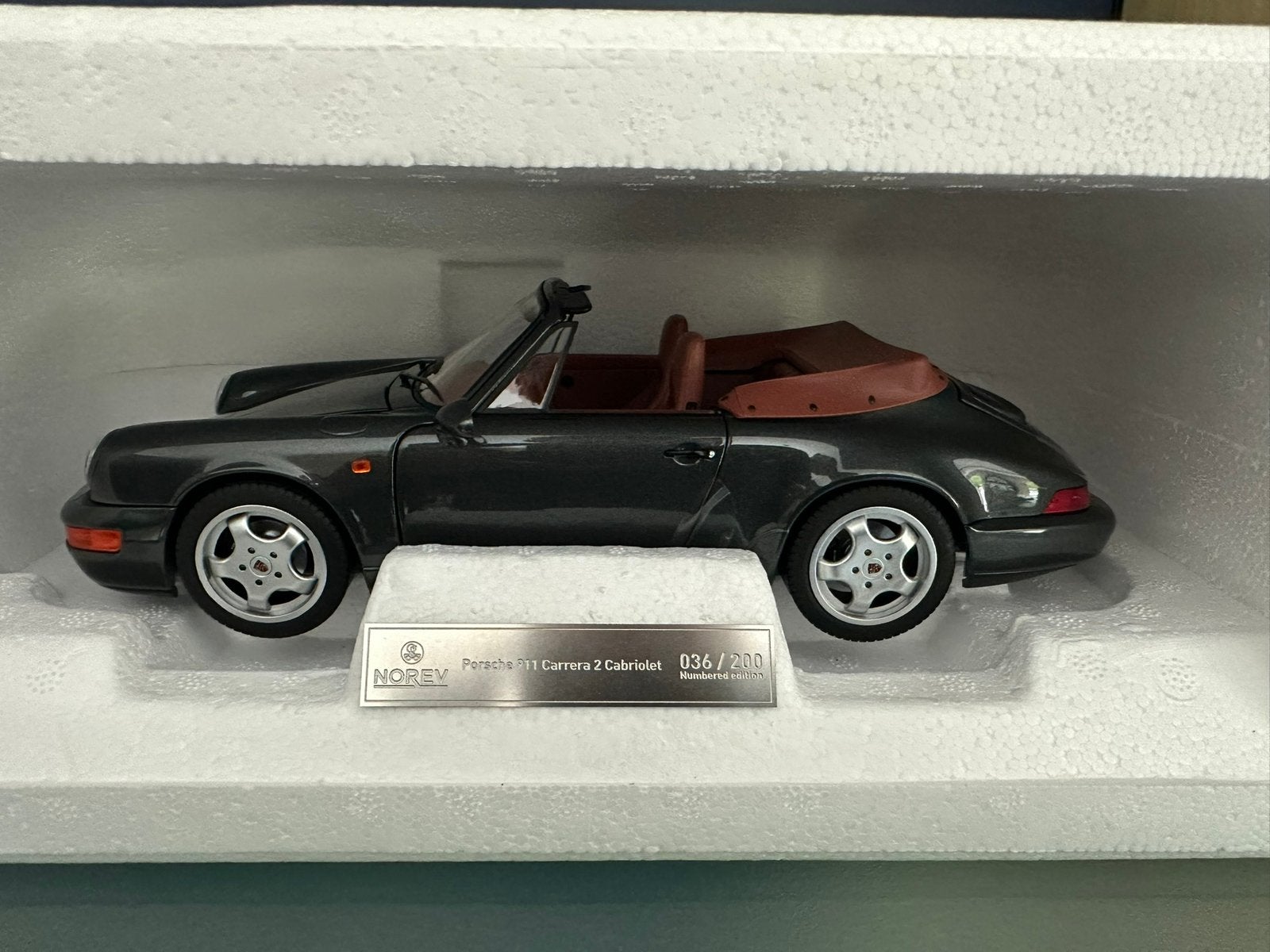 1/18 Porsche 911 Carrera 2 Cabriolet - Norev, Ophalen of Verzenden, Zo goed als nieuw, Norev