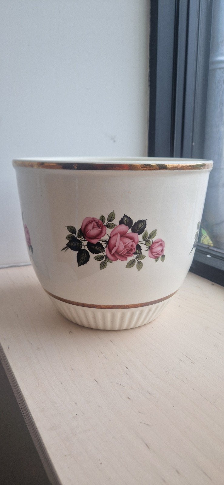 pot de fleurs cache-pot motif rose, Moins de 25 cm, Comme neuf, Enlèvement, Intérieur