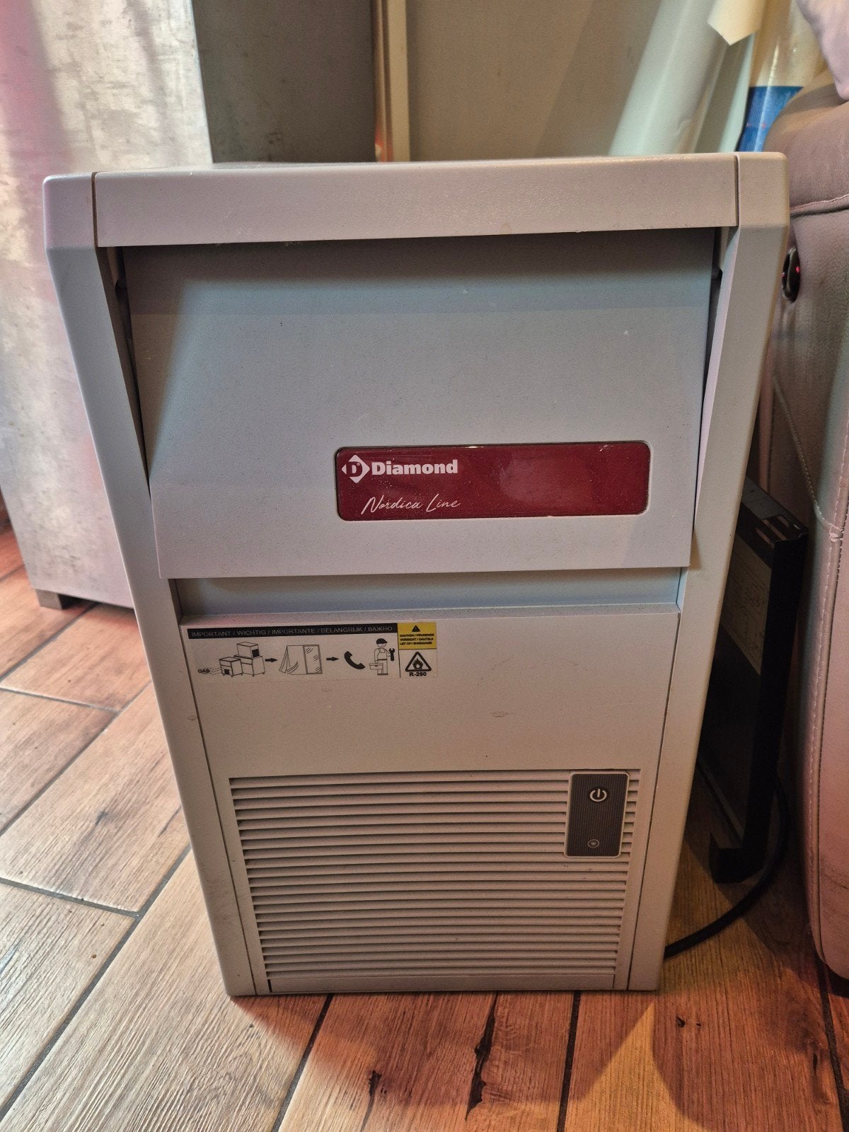 Diamond ijsblokmachine ICE22A-R2, Ophalen