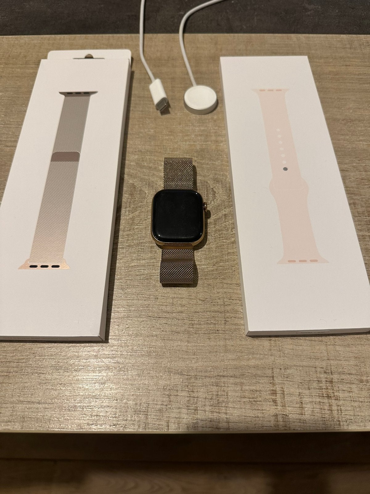 Apple Watch 11 Titanium Gold 42mm Cellular + Milanese Loop, Enlèvement ou Envoi, GPS, Comme neuf