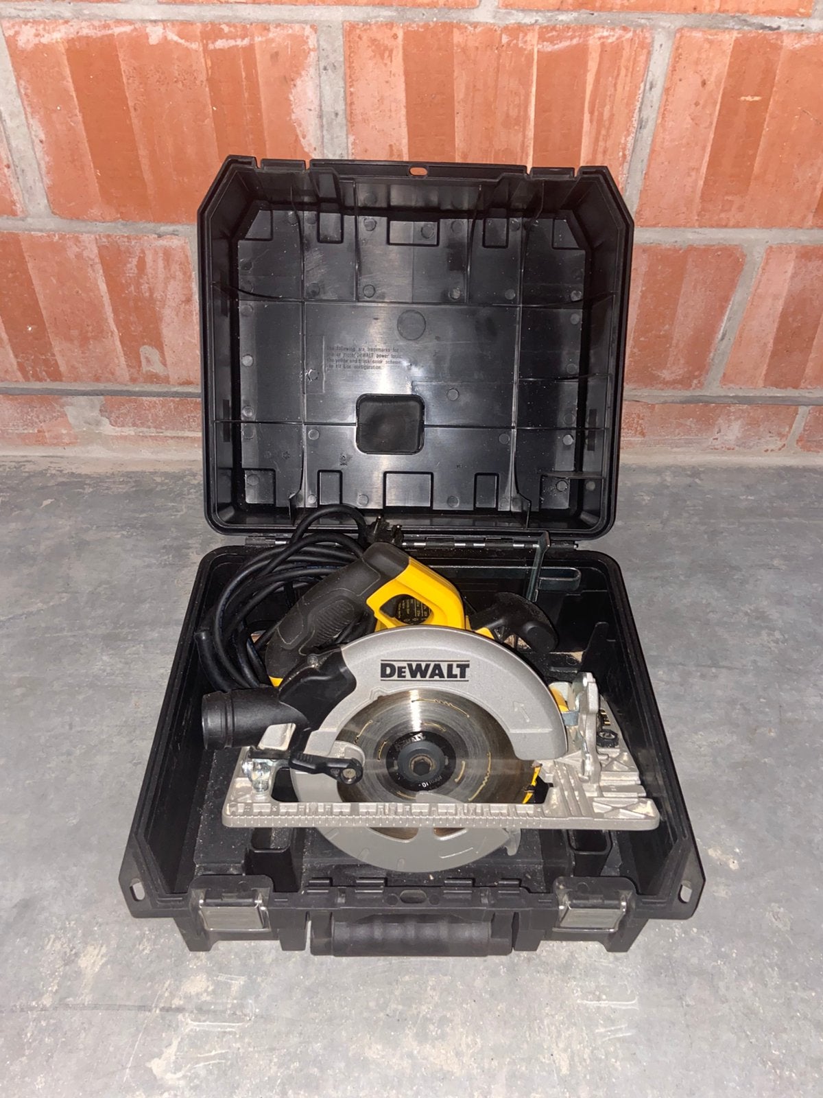 DeWalt DWE576K cirkelzaag 1600W, geleiderail, klemmen,koffer, Enlèvement, Neuf, Scie circulaire