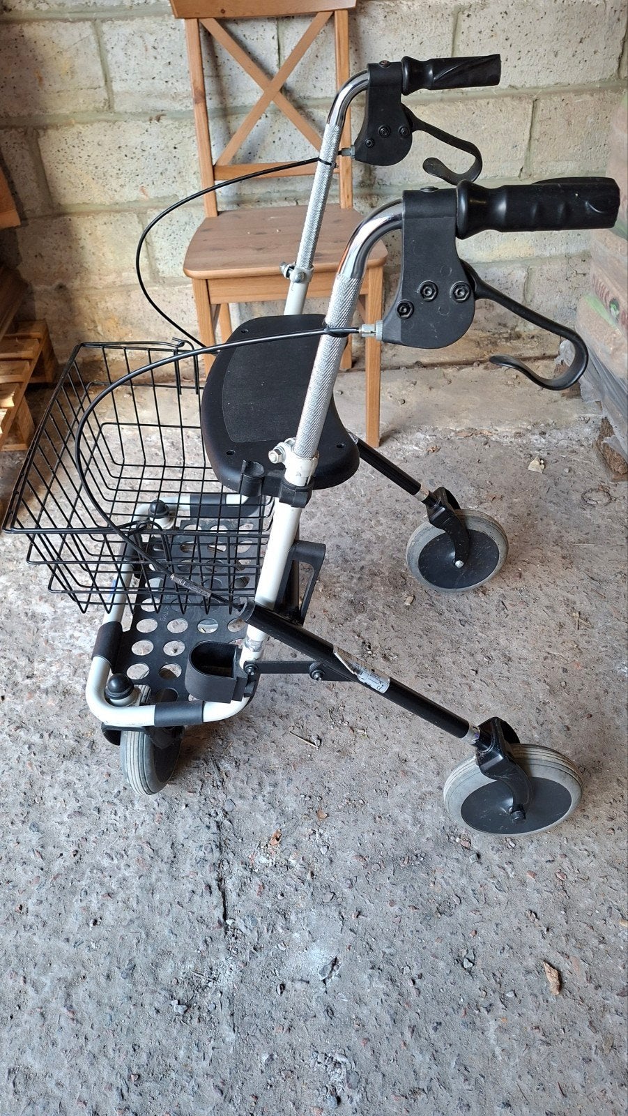 Déambulateur  état  neuf  Invacare., Divers, Enlèvement, Poids léger, Utilisé