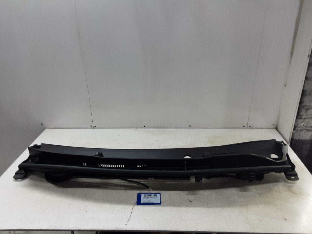 SIERLIJSTEN VOORRUIT Toyota Yaris IV (P21 / PA1 / PH1), Auto-onderdelen, Gebruikt, Voor, Mevr. I. Hauben, Toyota