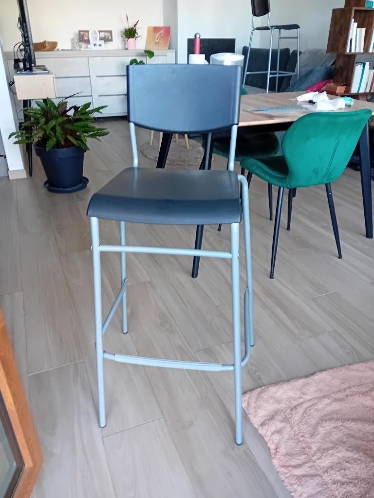 2 IKEA barstoelen, Ophalen, Gebruikt, 90 cm of meer, Metaal