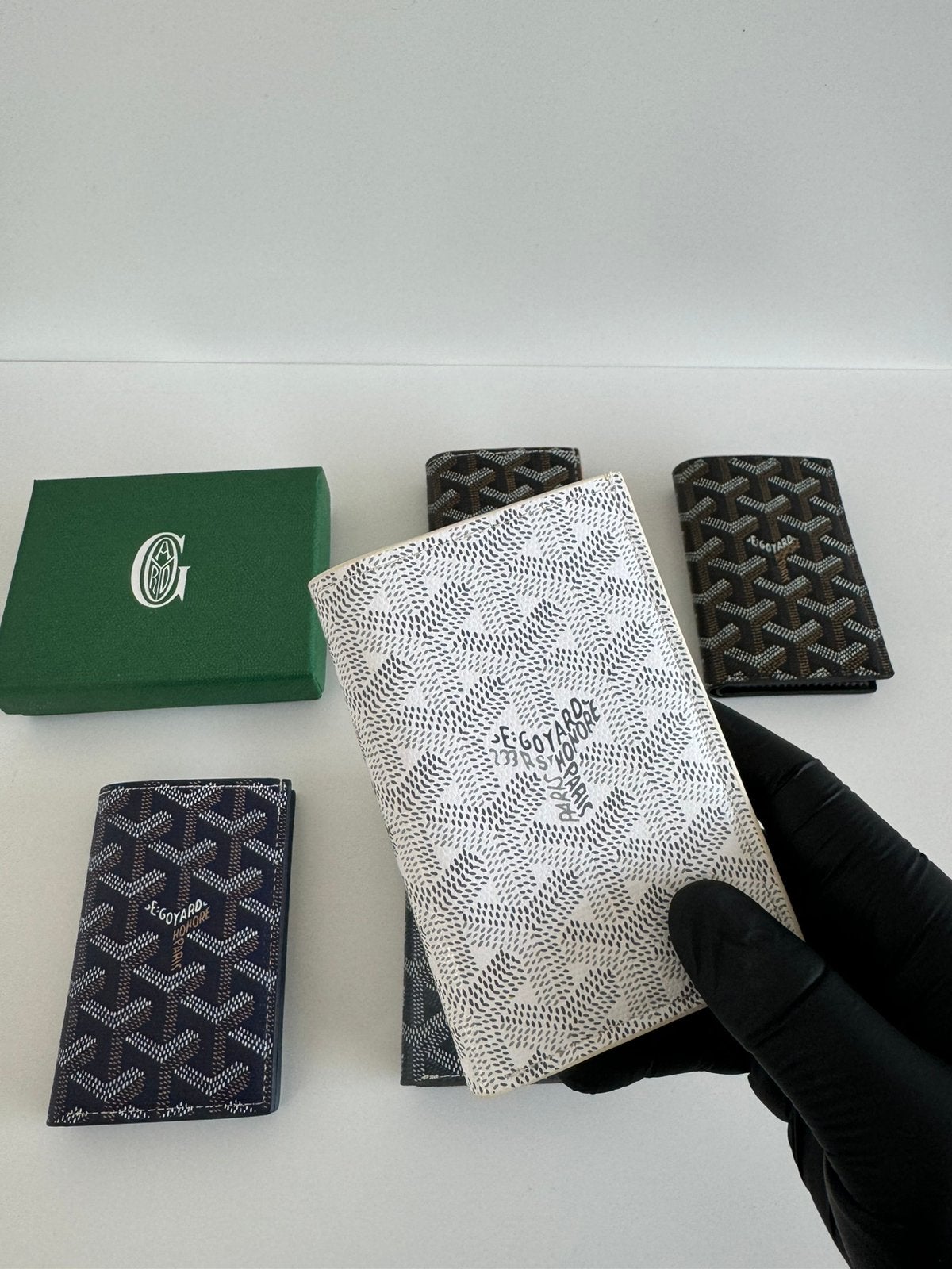 Portefeuille porte-cartes Goyard Saint Pierre blanc, Bijoux, Sacs & Beauté, Porte-monnaie & Portefeuilles, Neuf, Autres marques