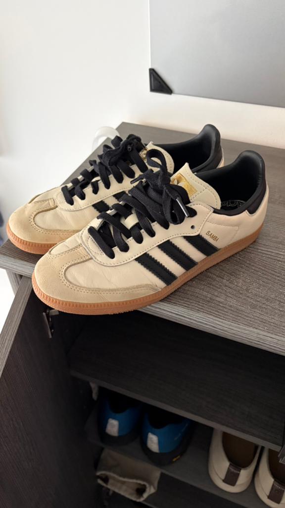 Adidas, Kleding | Dames, Schoenen, Ophalen of Verzenden, Gedragen, Sportschoenen, Beige