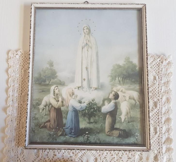 Brocante ingelijste Maria, Fatima prent, kinderen, schapen, Antiek en Kunst, Ophalen of Verzenden