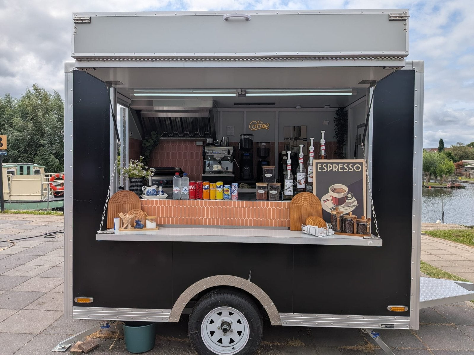 Foodtruck coffee trailer, Ophalen