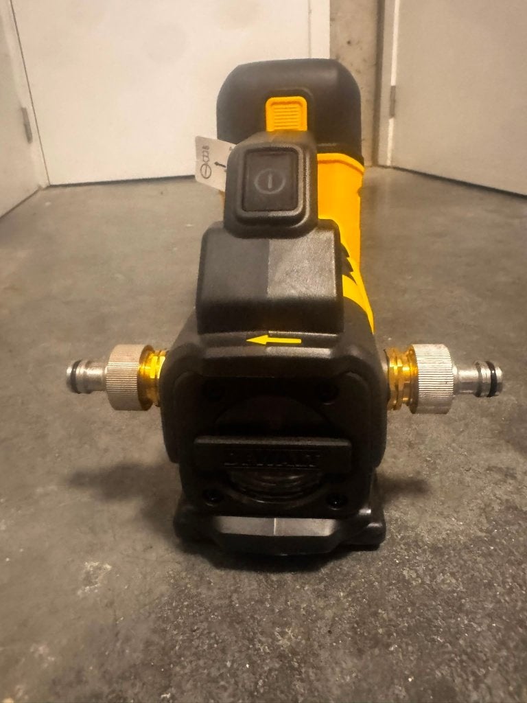 Pompe à eau à batterie DeWalt DCE050N 18V XR, Jardin & Terrasse, Pompes à eau, Neuf, Batterie, Pompe pour citernes d'eau de pluie