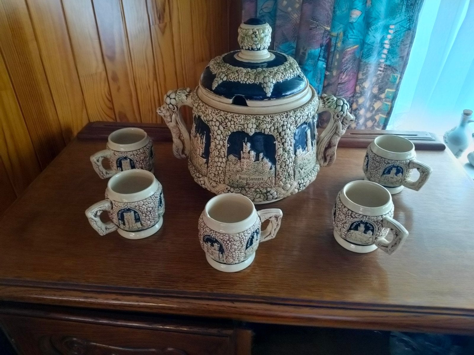Duitse punchbowl set as, Enlèvement