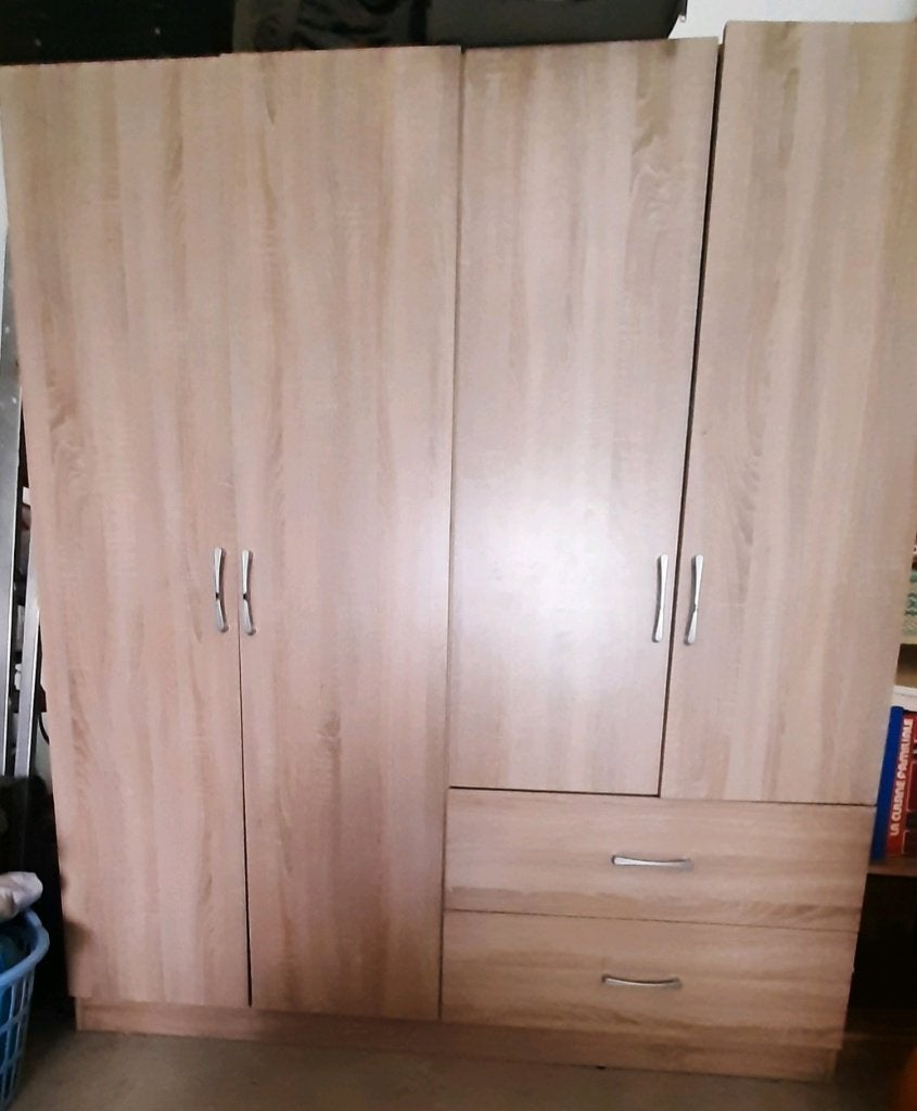 Armoire très bon état, Maison & Meubles, Avec espace de penderie, Bois soloma, 150 à 200 cm, Comme neuf