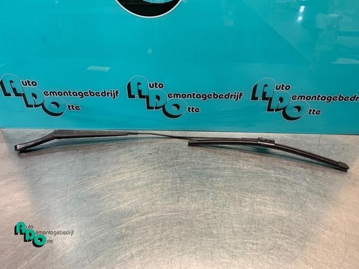 Ruitenwisserarm voor van een Volkswagen Caddy (Caddy 04-), Gebruikt, -, Volkswagen, -