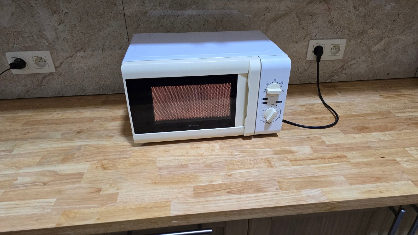 mini micro ondes home carrefour en parfait état de fonctionn, Electroménager