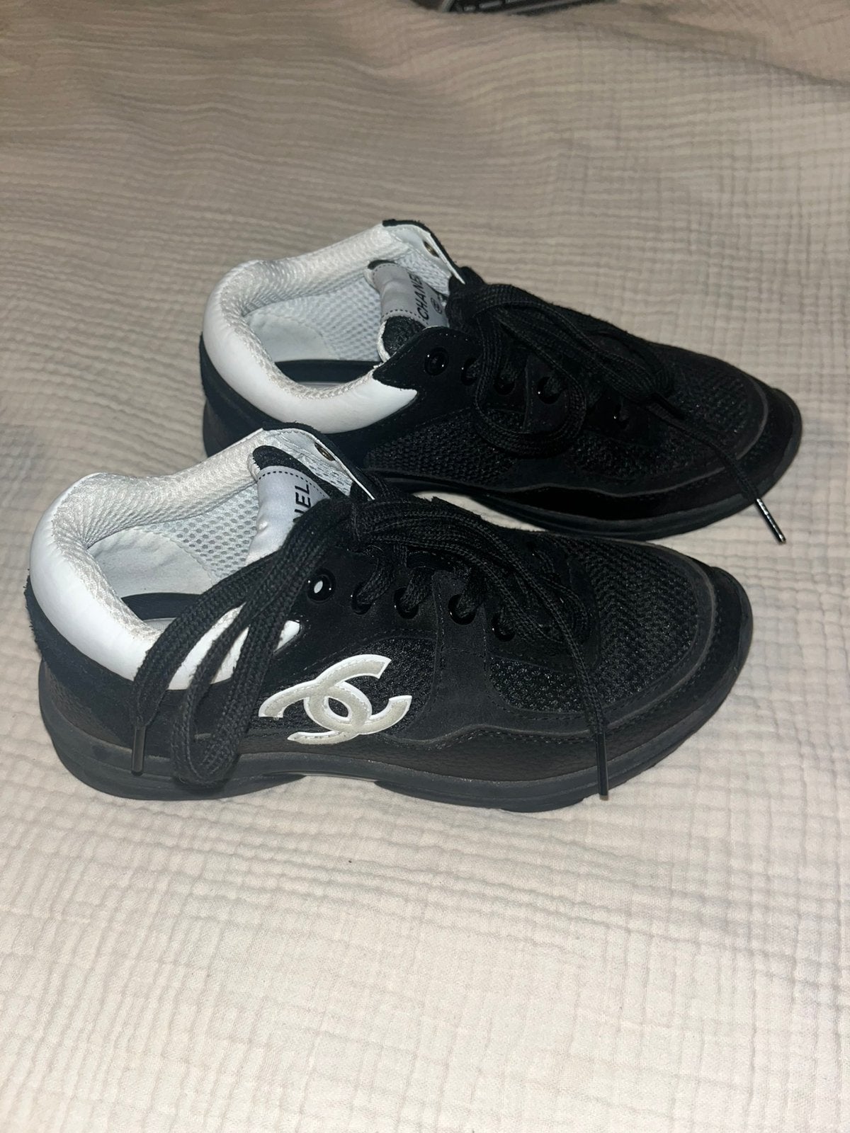 Espadrilles basses Chanel noir/blanc — Taille 37, Vêtements | Femmes, Enlèvement ou Envoi, Sneakers et Baskets, Comme neuf, Blanc
